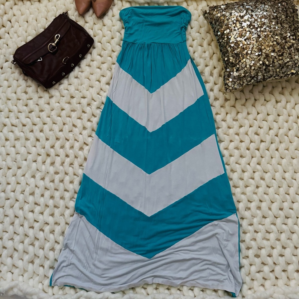 Like-New Blue & White Glam Maxi Dress – Size Small